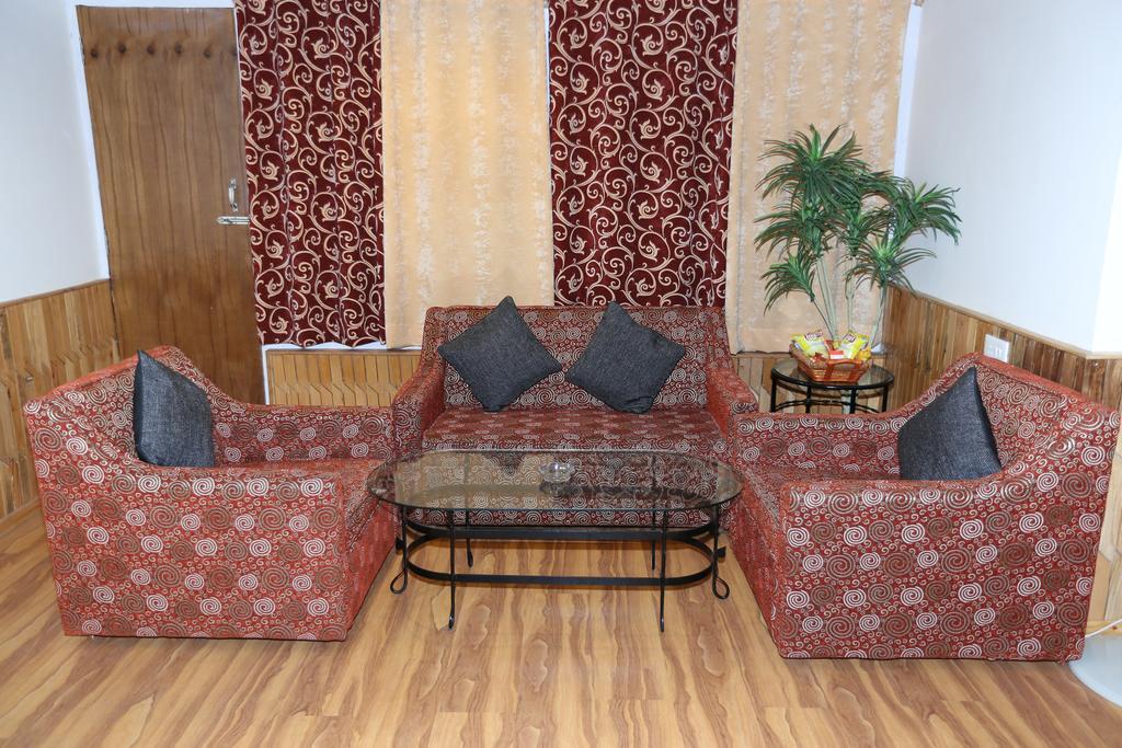 Hotel Natraj Manali Dharamshala Rum bild
