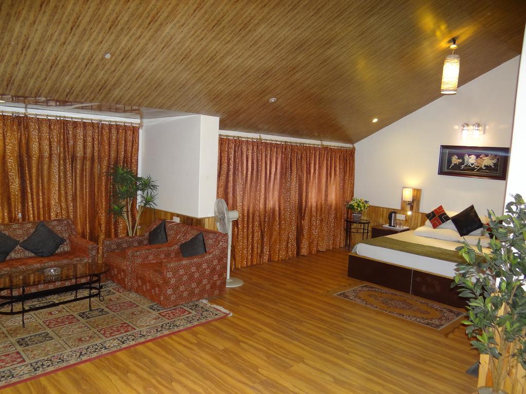Hotel Natraj Manali Dharamshala Rum bild