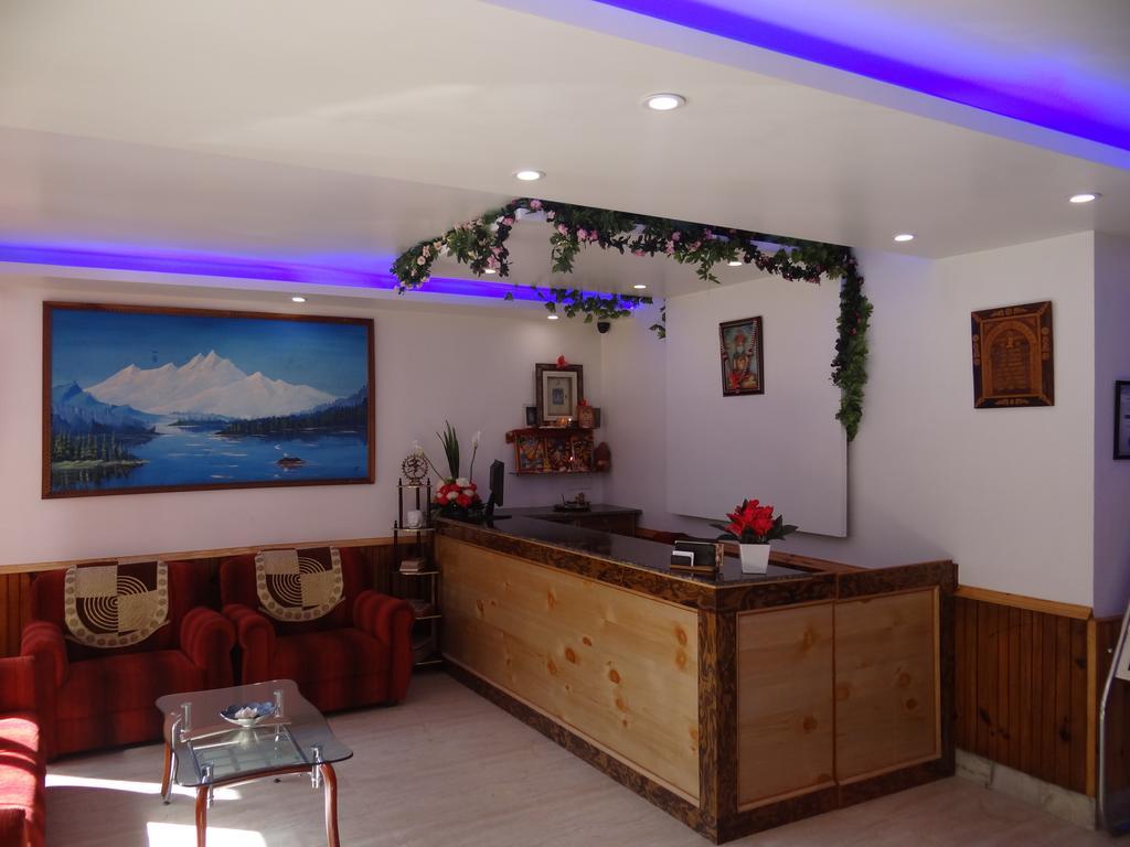 Hotel Natraj Manali Dharamshala Exteriör bild