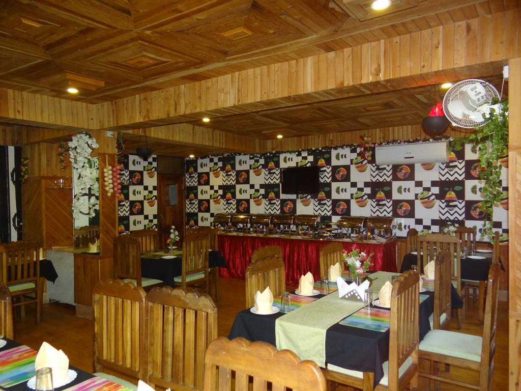 Hotel Natraj Manali Dharamshala Exteriör bild