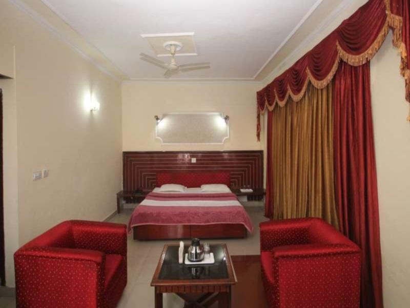 Hotel Natraj Manali Dharamshala Exteriör bild
